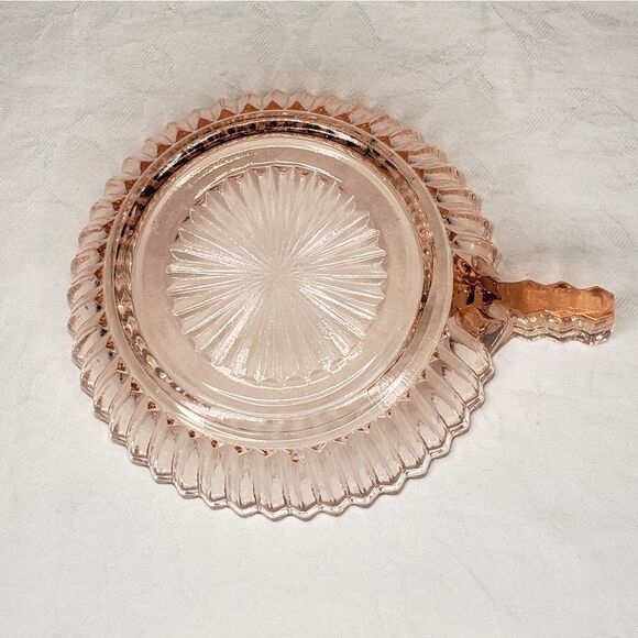 Vintage pink depression glass dish - Picture 2 of 4